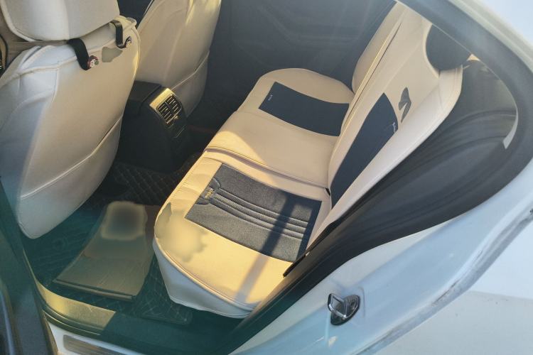 Used Volkswagen Sagitar 2015 1.6L Manual Comfort Model