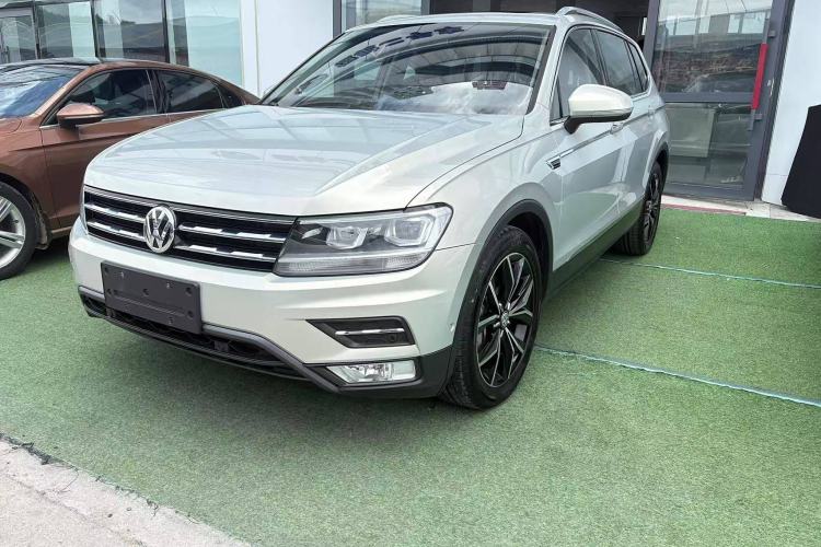 Used Volkswagen Tiguan L 2019 Revised 330TSI Automatic Two-Wheel Drive Smart & Luxury Edition China VI Standard
