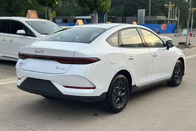 Used BYD Qin PLUS 2025 DM-i Smart Drive 55KM Leading Model
