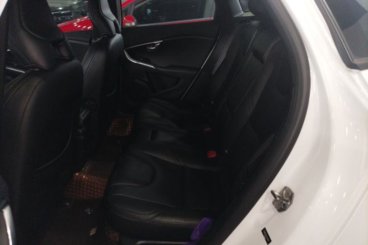 Used Volvo V40 2018 T3 Zhiyi Edition
