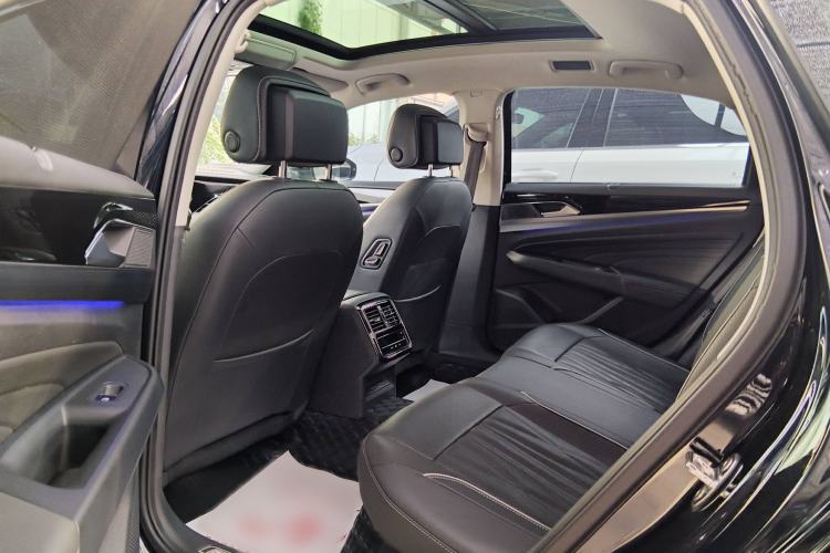 Used Volkswagen Passat 2023 330TSI Luxury Edition
