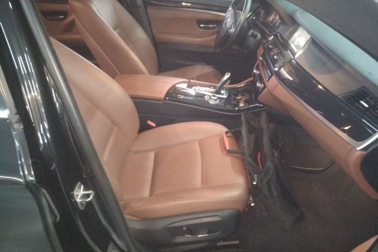 Used BMW 5 Series 2014 520Li Elegant Model
