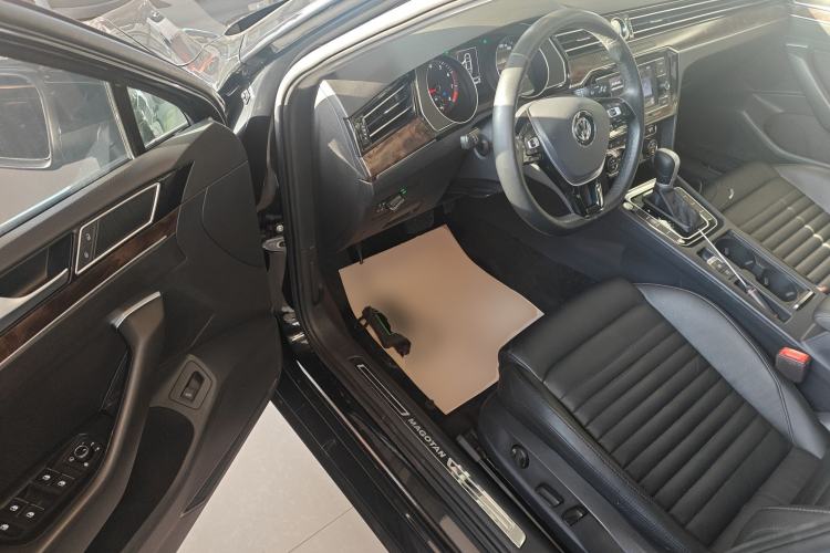 Used Volkswagen Magotan 2018 Facelift 330TSI DSG Luxury Model
