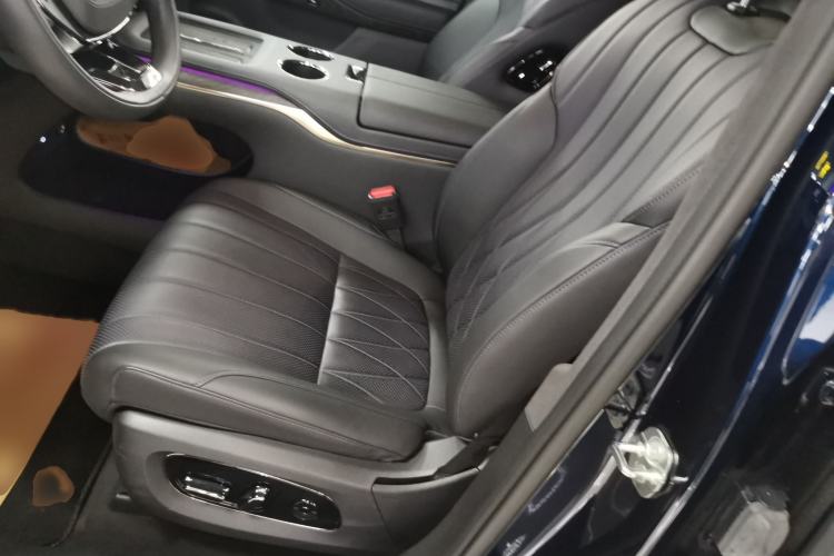 Used  HL 2025 700 Ultra Six-Seater All-Wheel-Drive LiDAR Version