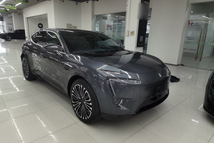 Used  11 2022 Ultra-Long Range Dual-Motor Luxury Edition 4 Seats
