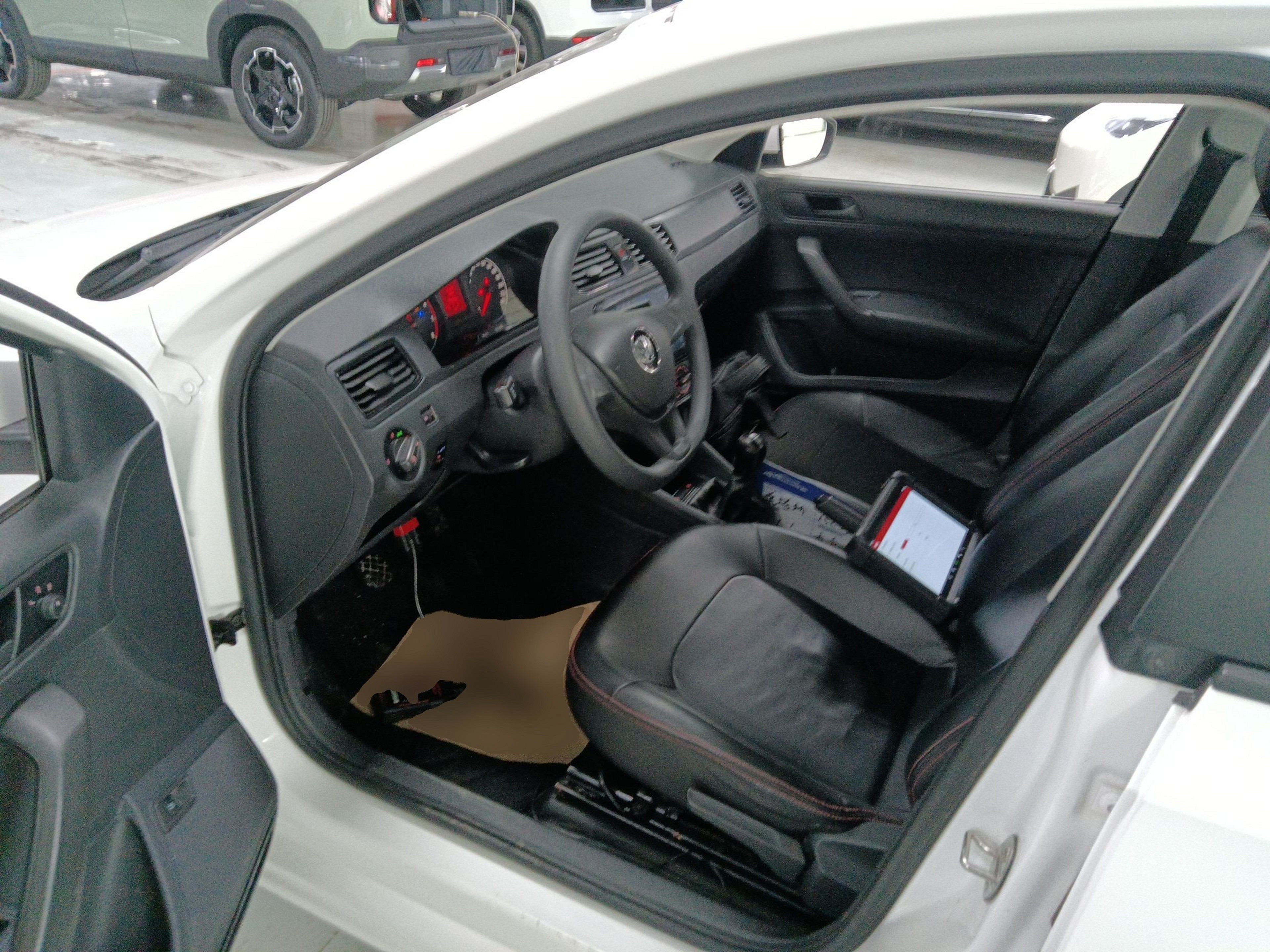 Переднее сиденье в автомобиле