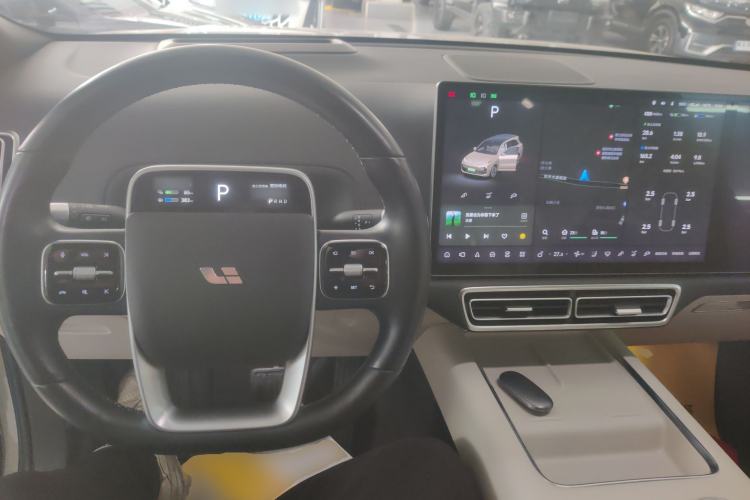 Used Li Auto L8 2023 Max model
