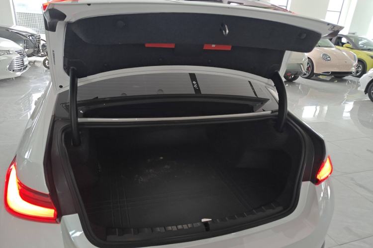 Used BMW i3 2024 eDrive 35 L
