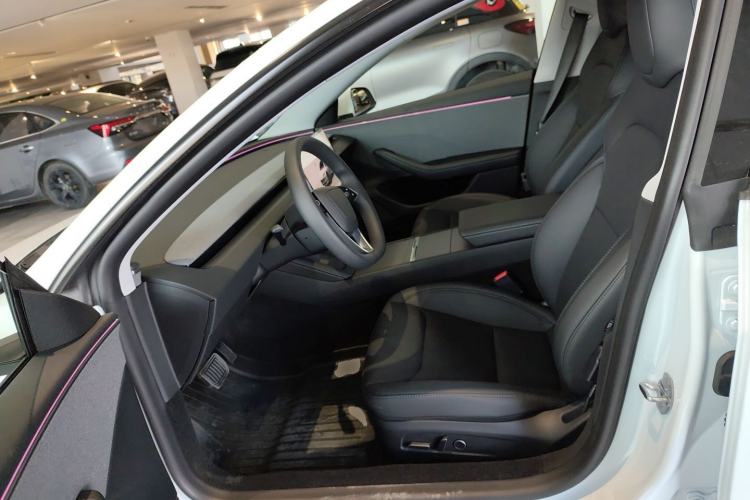 Used Tesla Model 3 2025 Rear-Wheel-Drive Version