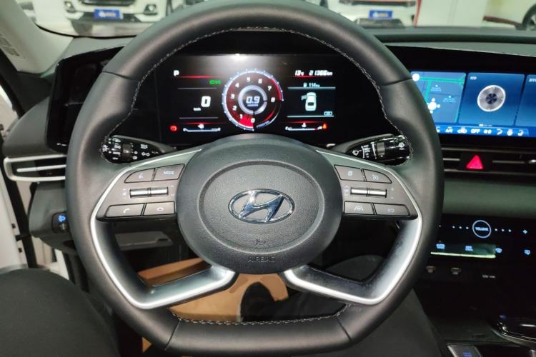 Used Hyundai Elantra 2022 1.5L CVT LUX Prestige Edition