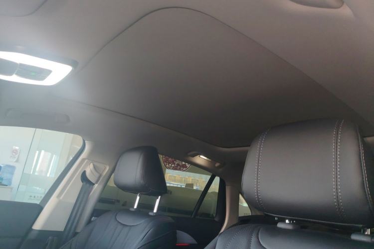 Used Hongqi H5 2025 2.0T Automatic Flagship 500 000-Vehicle Commemorative Edition
