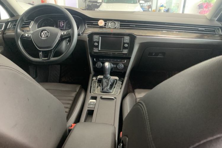 Used Volkswagen Magotan 2018 Facelift 330TSI DSG Luxury Model
