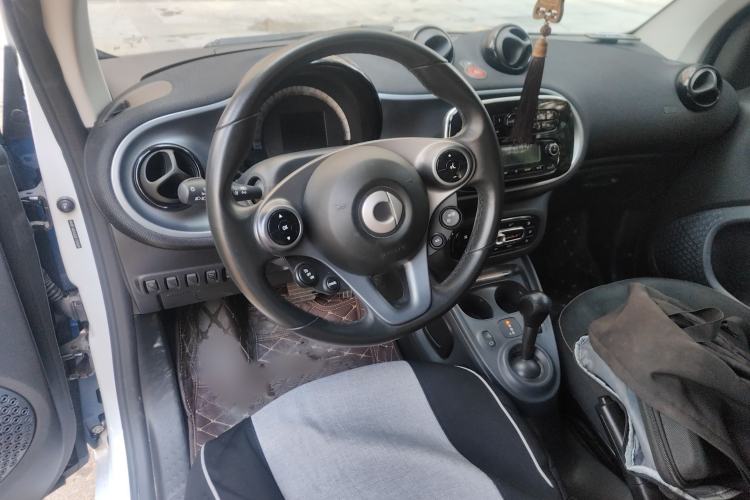 Used  fortwo 2015 1.0L 52 kW Hardtop Passion Edition
