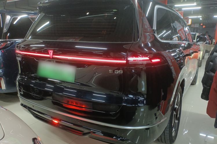 Used  S09 2025 Rear-Drive Ultra
