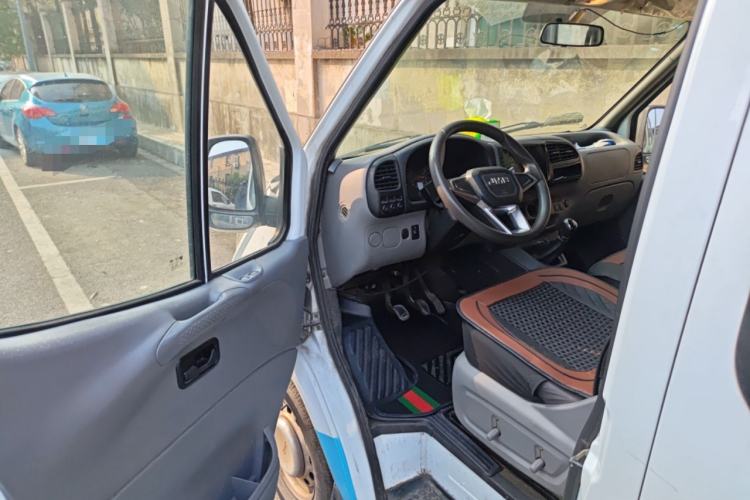 Used JMC Transit 2019 2.8T Commercial Version Short Wheelbase Mid-Roof 6-Seater China VI JX493
