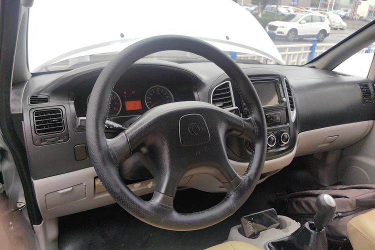 Used FORTHING Lingzhi 2015 V3 1.5L 7-Seater Luxury Model
