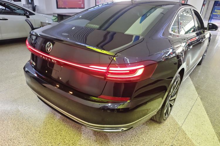 Used Volkswagen Passat 2022 330TSI Luxury Edition Custom Version
