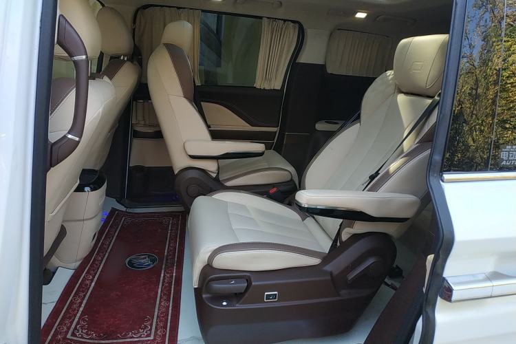 Used Bestune M9 2023 2.0T Prestige Edition
