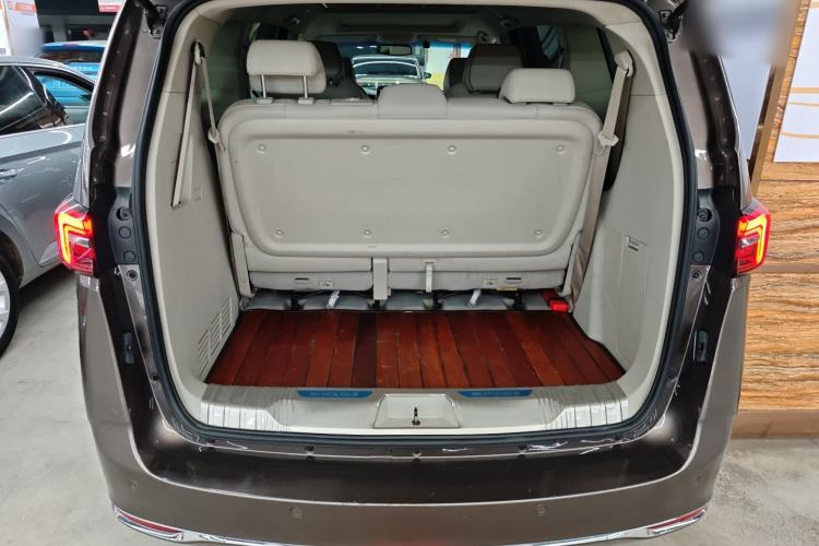 Used Buick GL8 2021 Land Cruiser Executive Class 652T Luxury Model
