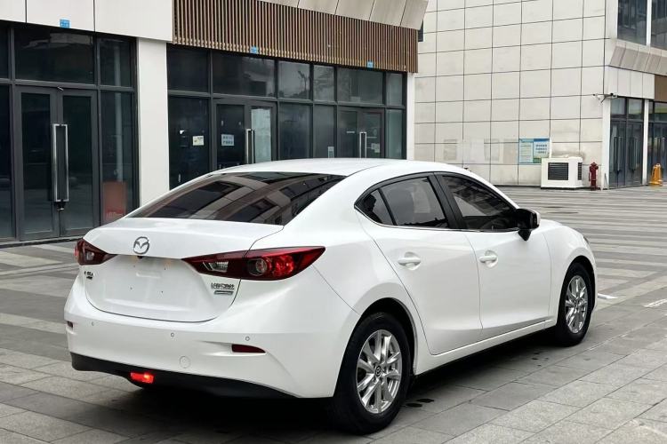 Used Mazda Mazda 3 Axela 2016 Sedan 1.5L Manual Luxury Model
