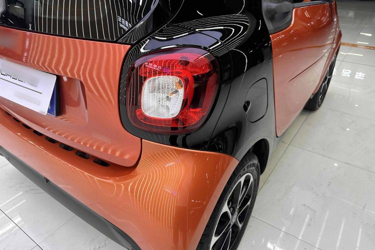 Used  fortwo 2015 1.0L 52 kW Hardtop Passion Edition
