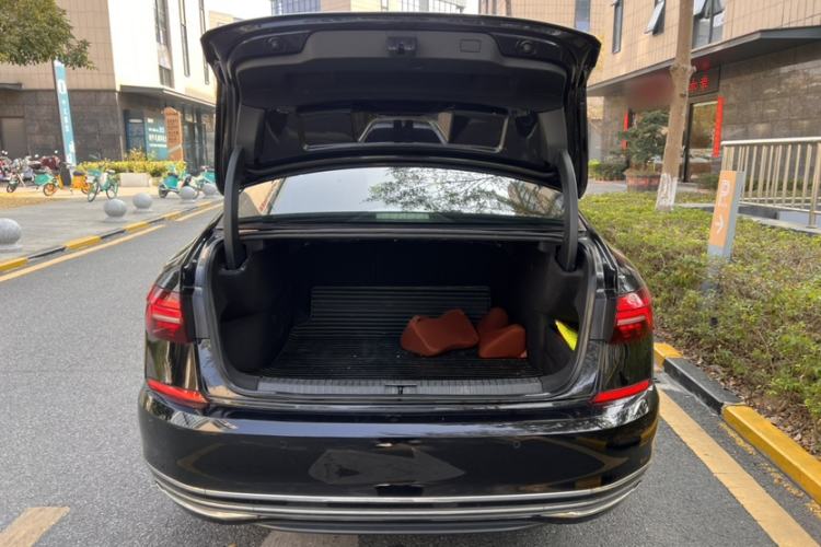 Used Volkswagen Passat 2019 330TSI Luxury Edition China VI Standard
