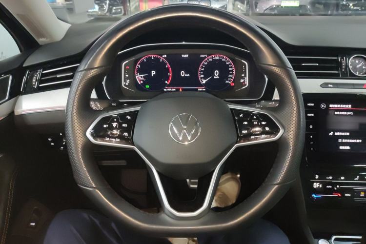 Used Volkswagen Magotan 2023 2 Million Units Limited Edition 330TSI DSG Leading Version
