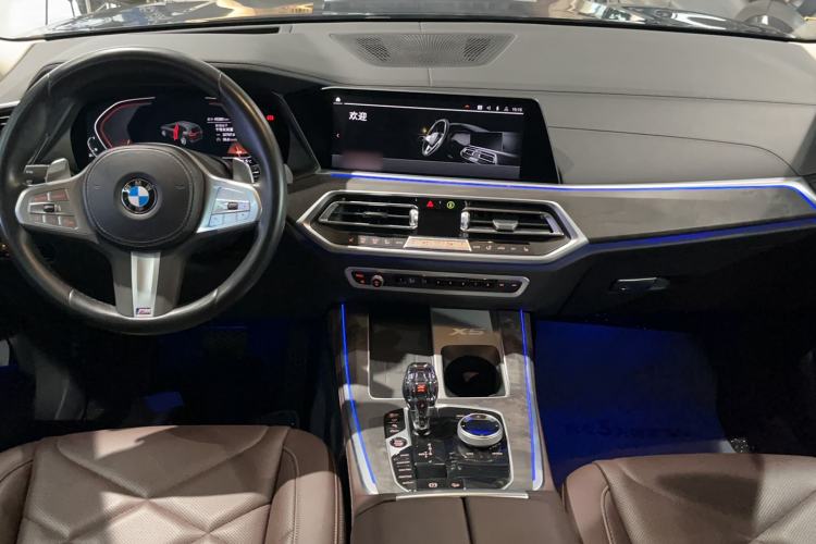 Used BMW X5 2022 Restyled xDrive 30Li Luxury Version M Sport Package
