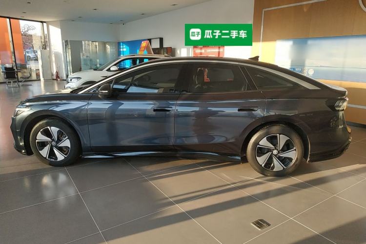 Used Volkswagen ID.7 VIZZION 2024 AIR model
