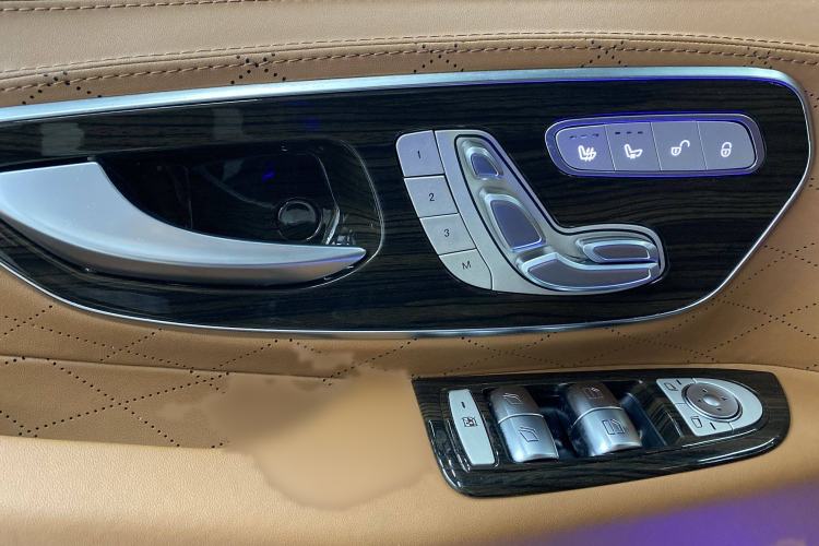 Used Mercedes-Benz Vito 2023 2.0T Elite Version 7 Seats
