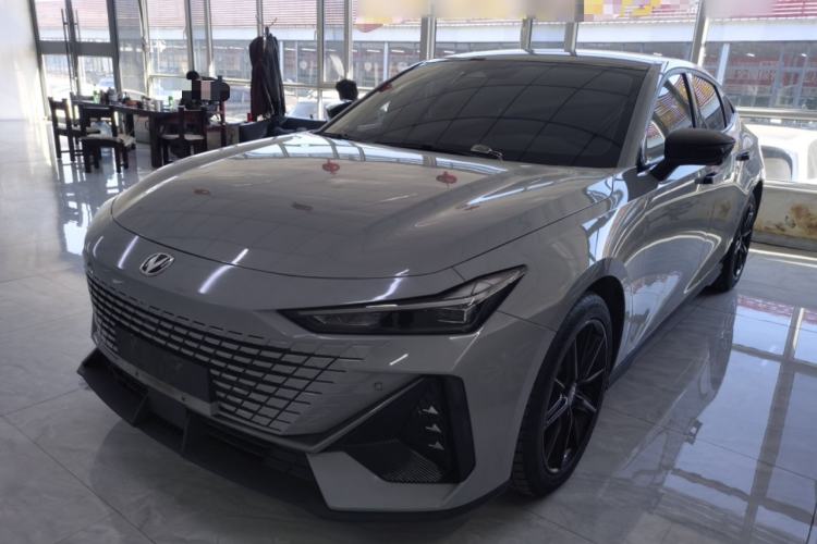 Used Changan UNI-V 2023 1.5T Prestige Model