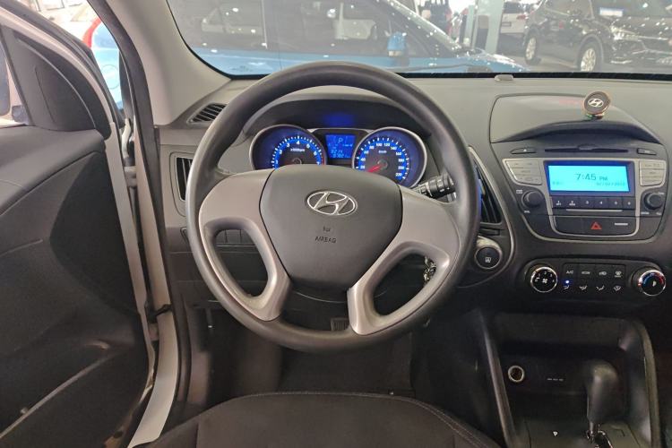 Used Hyundai ix35 2013 2.0L Automatic Two-Wheel Drive Comfort GL China V Standard
