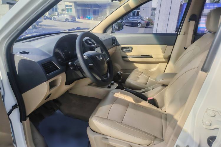 Used Wuling Hongguang 2014 1.2L S Comfort Model China IV
