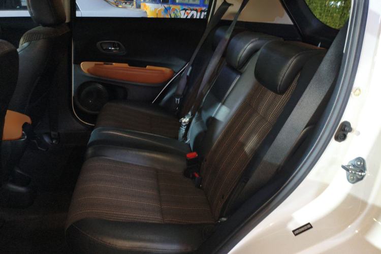 Used Honda Vezel 2017 1.8L CVT Front-Wheel Drive Pioneer Edition