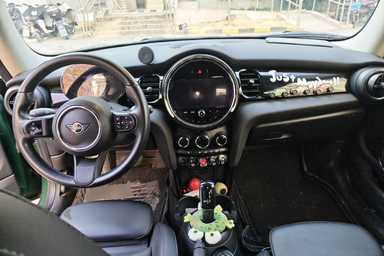 Used MINI MINI 2022 1.5T COOPER Classic Edition
