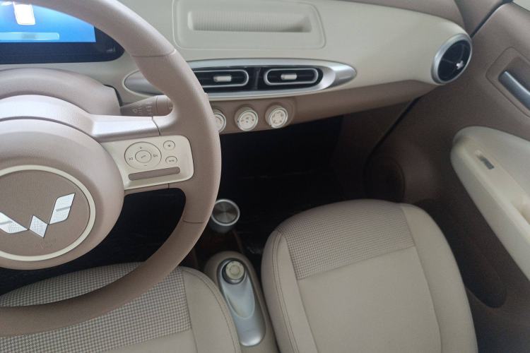 Used Wuling Hongguang MINIEV 2025 Four-Door Version Advanced Edition
