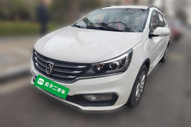 Used Baojun 310W 2017 1.5L Manual Fashion Model China V