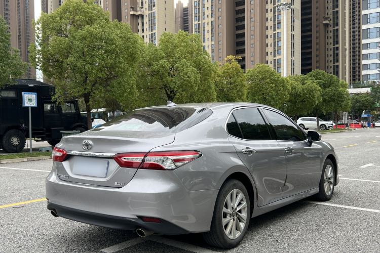 Used Toyota Camry 2021 2.0G Luxury Edition
