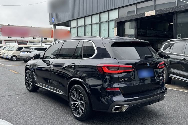 Used BMW X5 2022 Restyled xDrive 30Li Luxury Version M Sport Package
