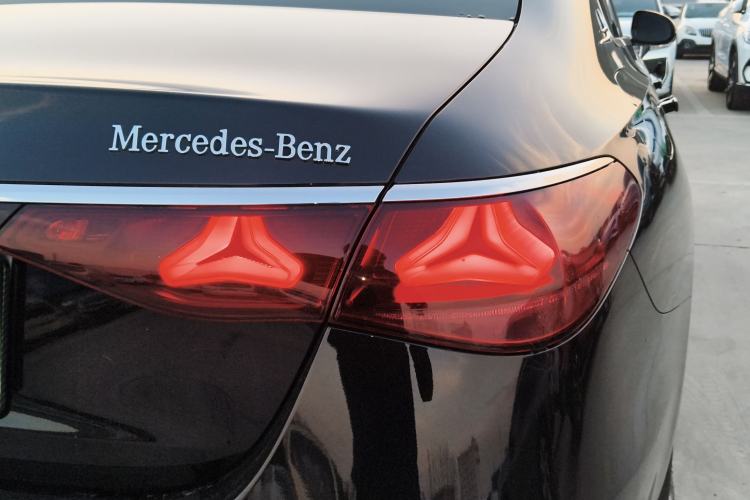 Used Mercedes-Benz E-Class 2025 Facelift E 300 L Luxury Edition
