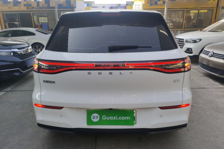 Used  E5 2024 440km Launch Edition
