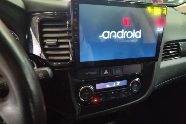 Used Mitsubishi Outlander 2018 2.0L Two-Wheel-Drive Jiale Edition 7-Seater
