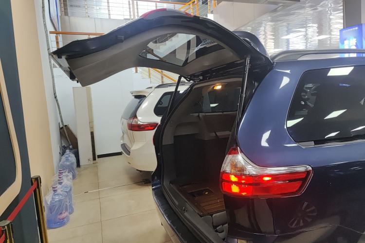 Used Toyota Sienna 2019 3.5L Two-Wheel Drive LE Trim 7 Seats U.S. Specification
