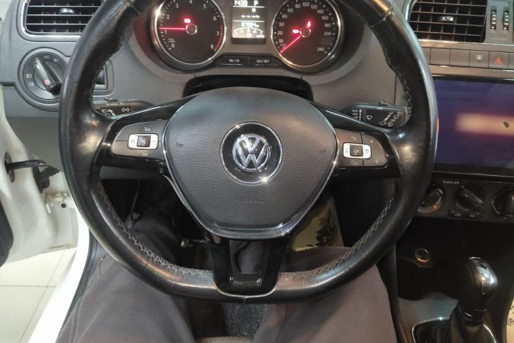 Used Volkswagen Polo 2016 1.6L Automatic Comfort Model
