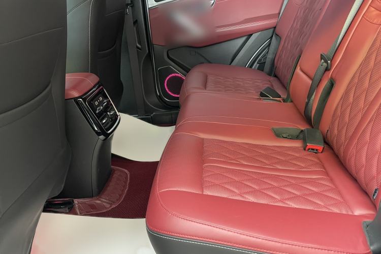 Used JETOUR X70 PLUS 2023 1.5T DCT Brave PLUS 5-Seater
