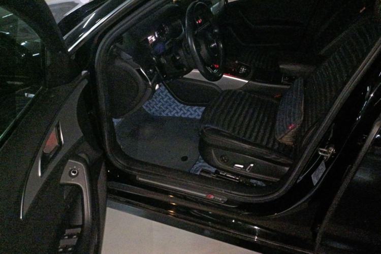 Used Audi A6L 2018 30th Anniversary Edition 45 TFSI quattro Sport model
