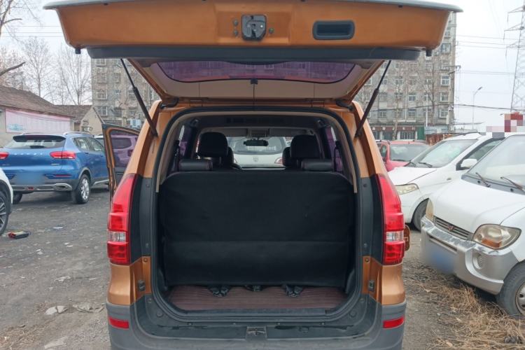 Used Dongfeng Fengon 360 2015 1.5L Manual Luxury 7-Seater China IV Standard
