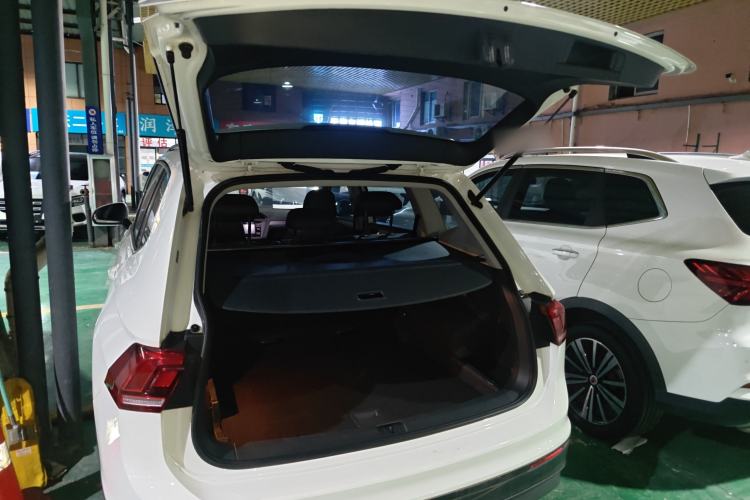 Used Volkswagen Tiguan L 2019 330TSI Automatic Two-Wheel Drive Luxury Edition China V Standard
