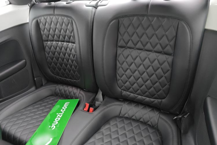 Used Volkswagen Beetle 2015 180TSI model
