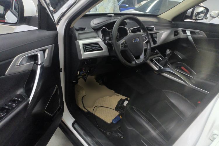 Used Geely Auto Emgrand X7 Sport 2016 2.0L Manual ZhiShang Version
